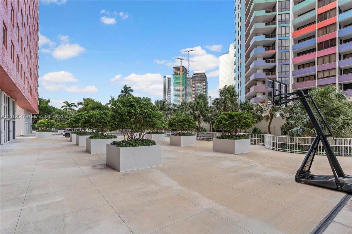 1627 Brickell Ave # 1401
