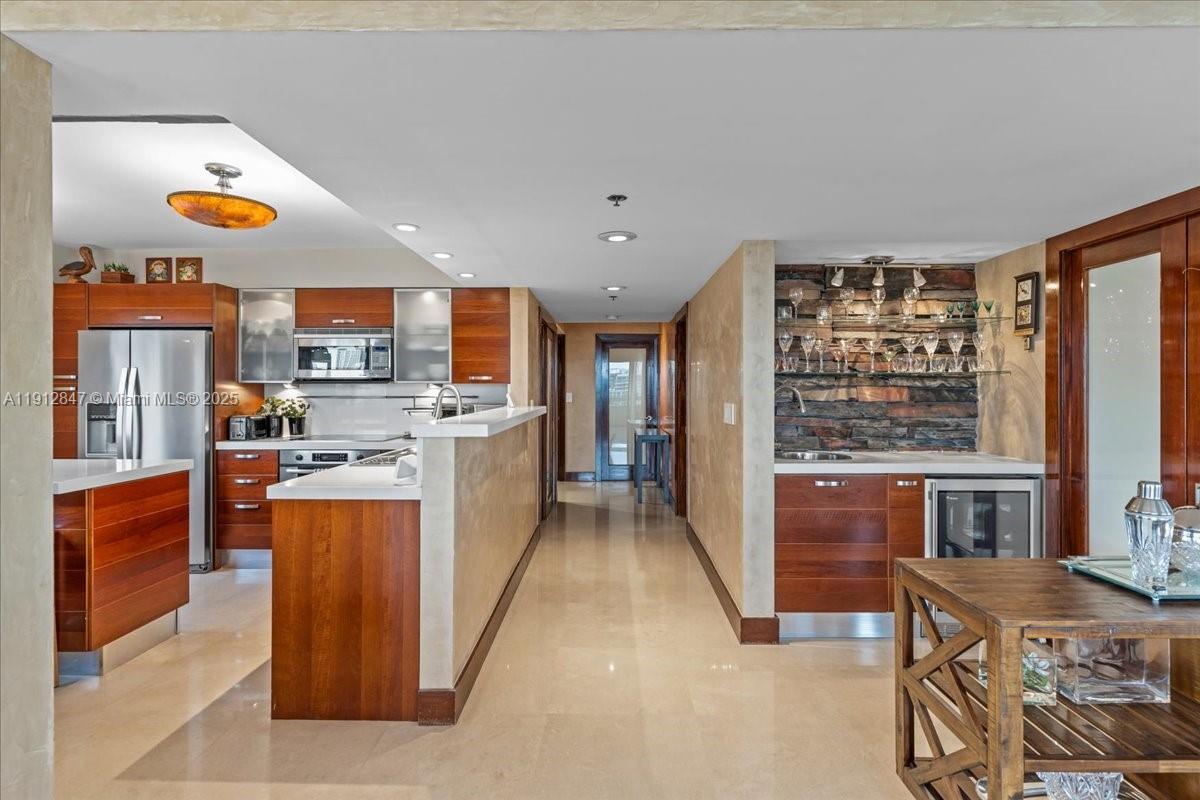 1627 Brickell Ave # 1401