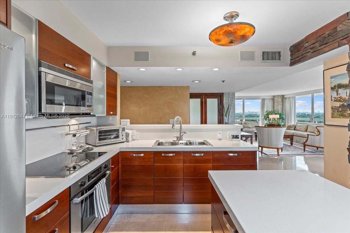 1627 Brickell Ave # 1401