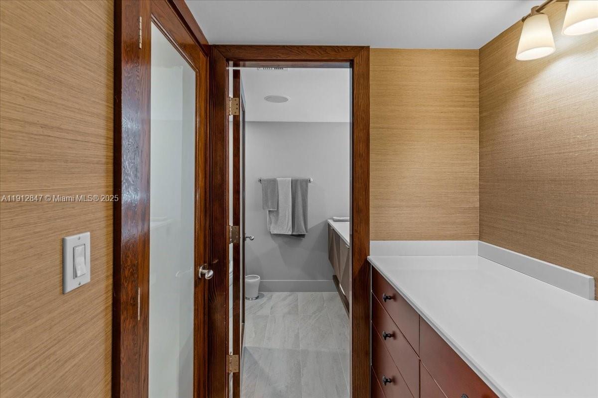 1627 Brickell Ave # 1401