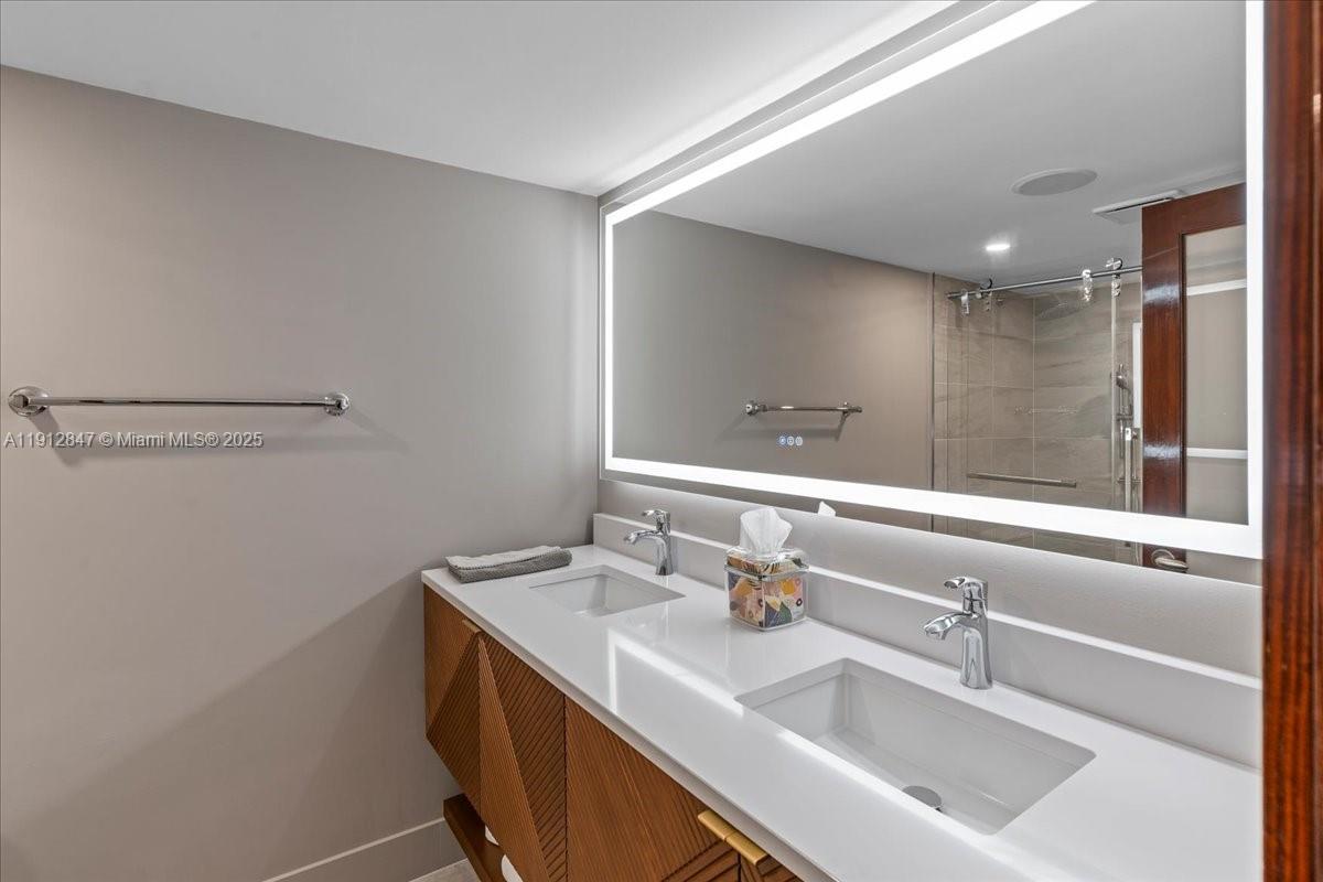 1627 Brickell Ave # 1401