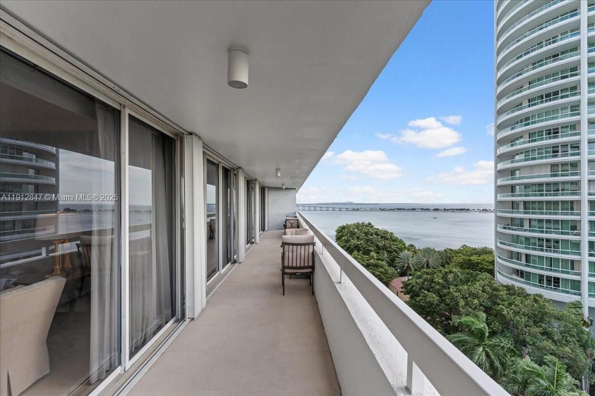 1627 Brickell Ave # 1401