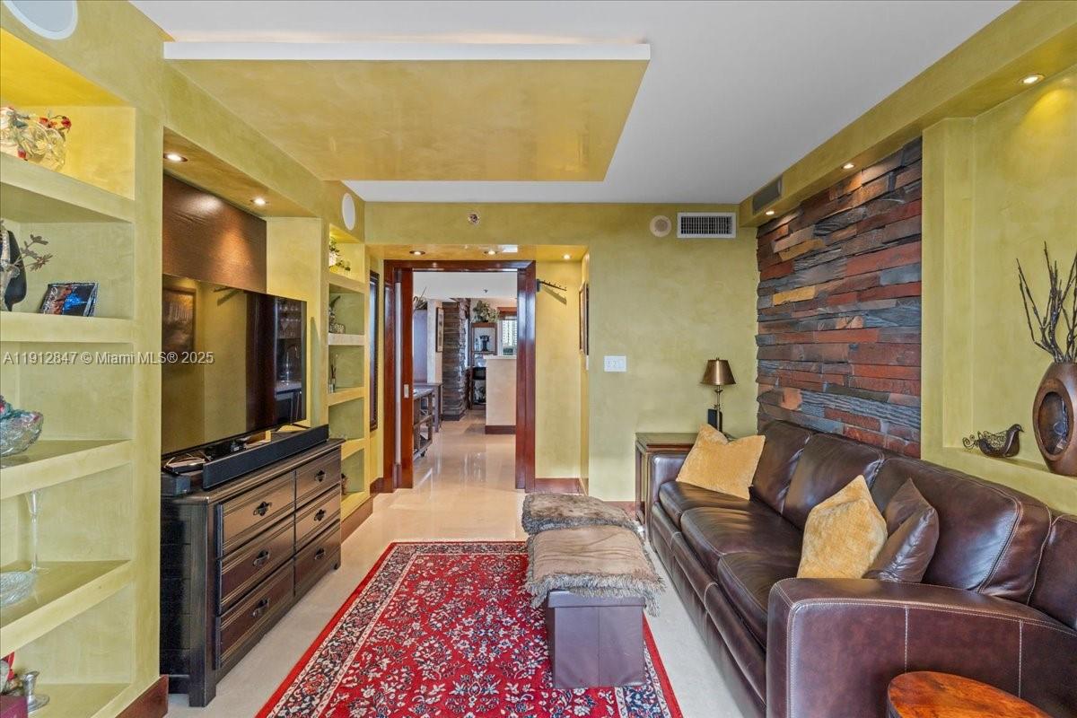 1627 Brickell Ave # 1401