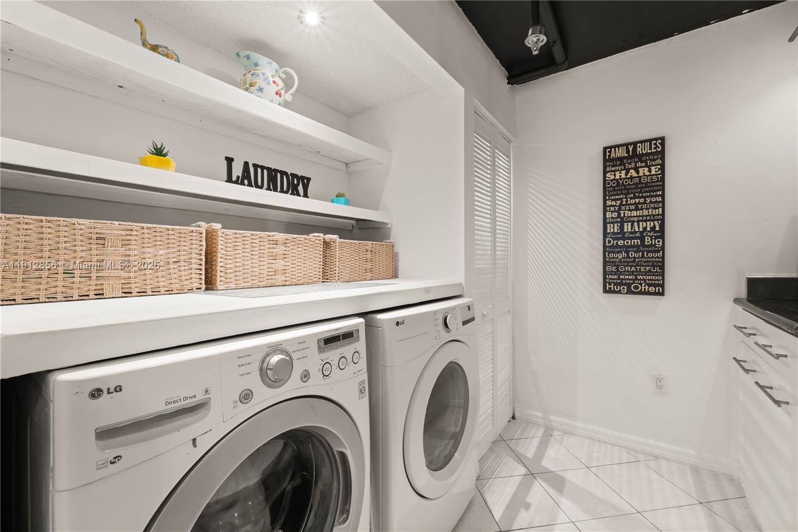 540 Brickell Key Dr # 1406