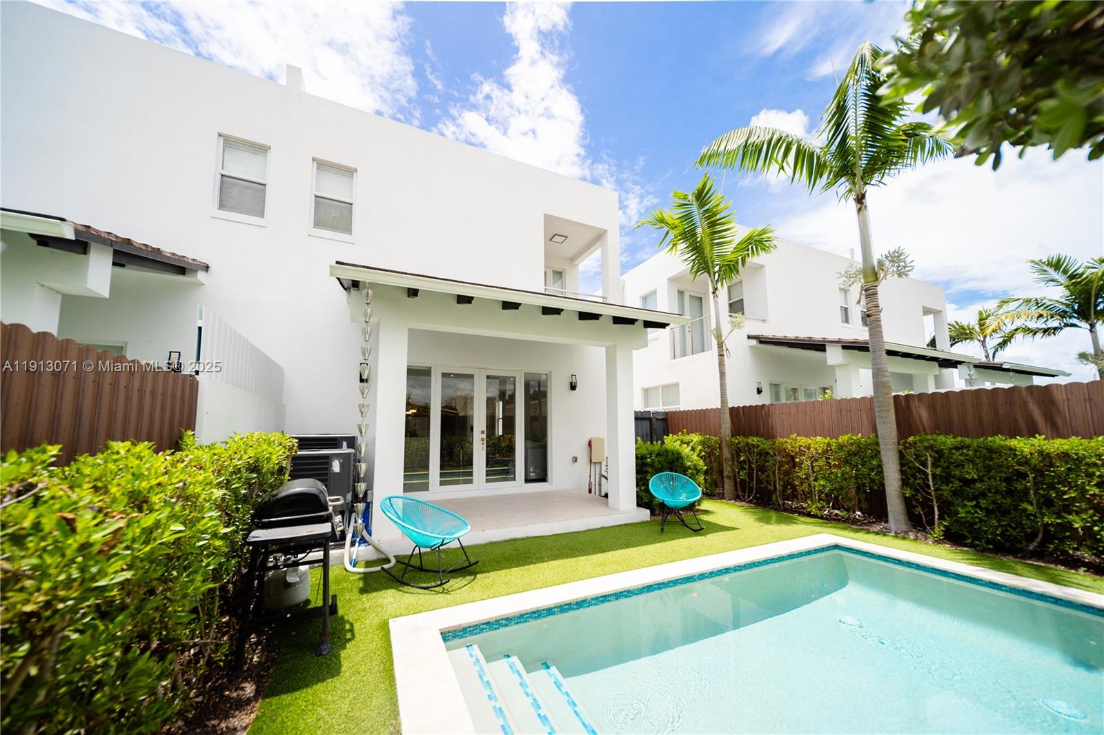 3651 SW 26th St # 3651