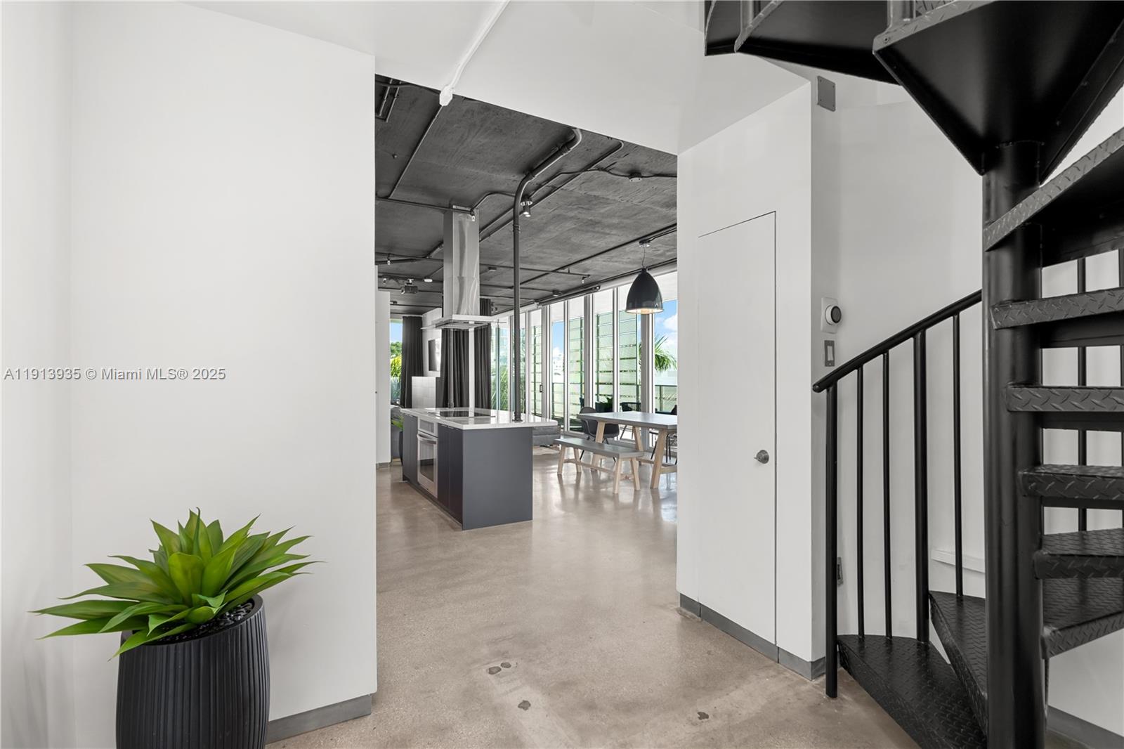 1700 Meridian Ave # 501