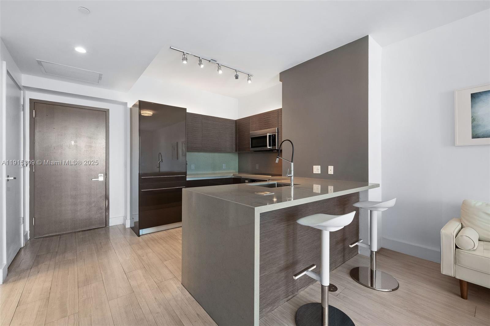 1080 Brickell Ave # 3705