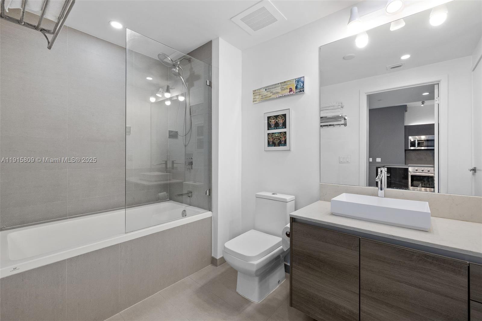 1080 Brickell Ave # 3705