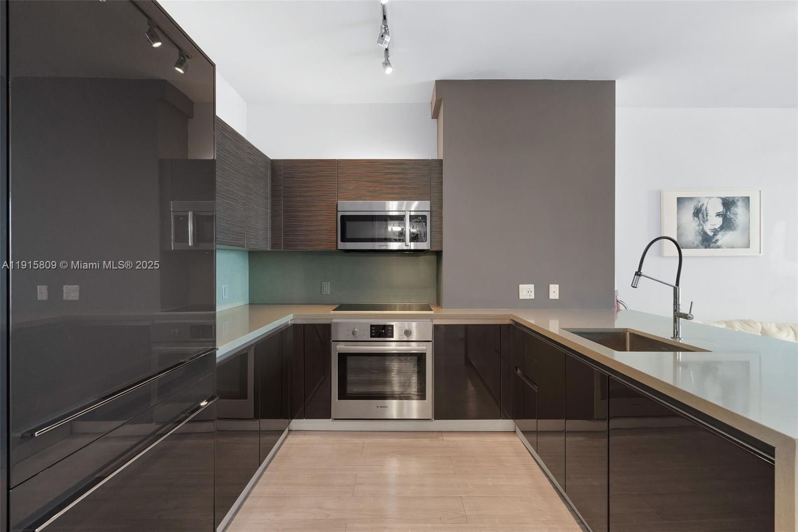 1080 Brickell Ave # 3705