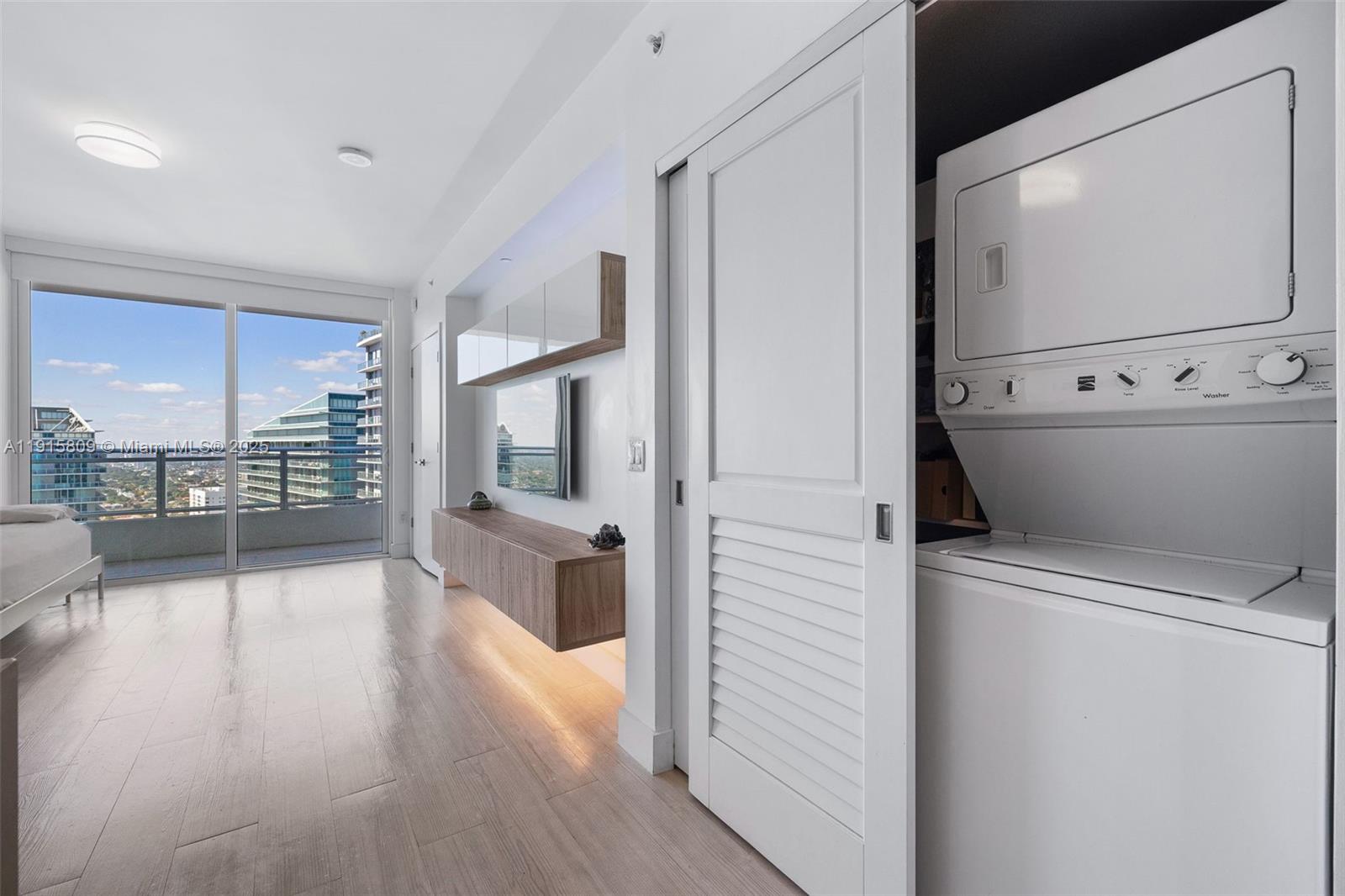 1080 Brickell Ave # 3705