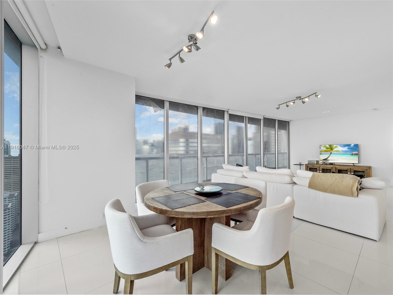 495 Brickell Ave # 3801