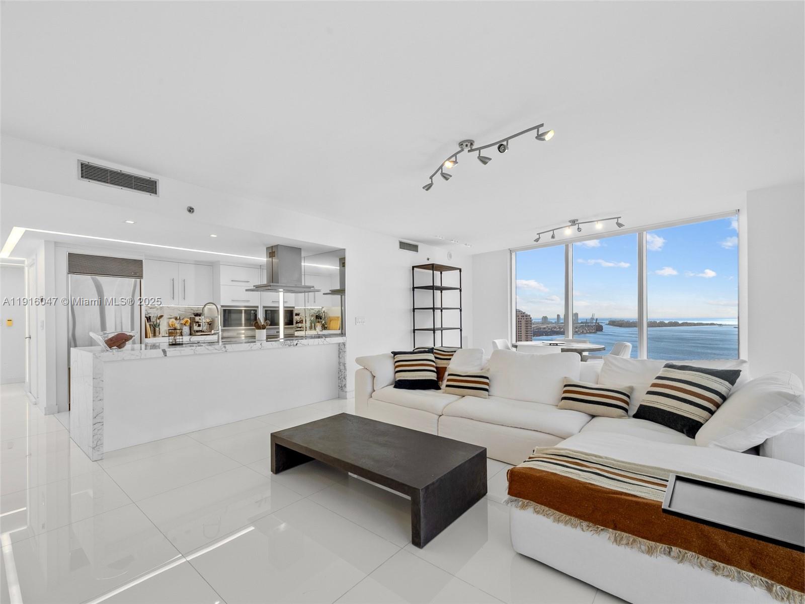 495 Brickell Ave # 3801