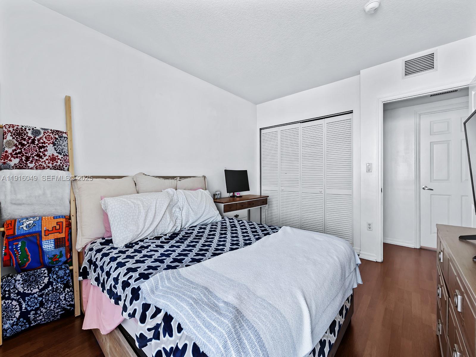 900 SW 8th Street 1208