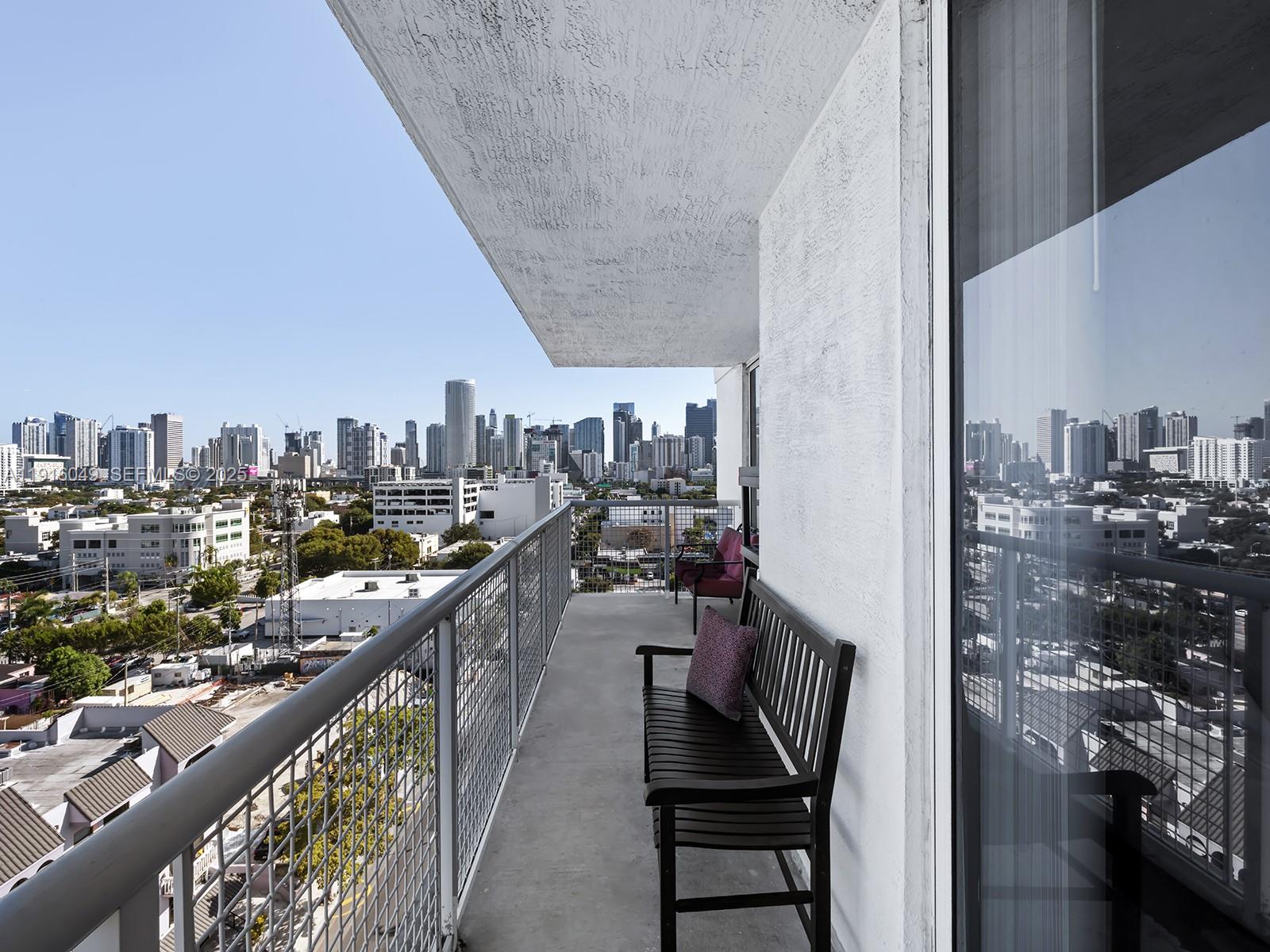 900 SW 8th Street 1208
