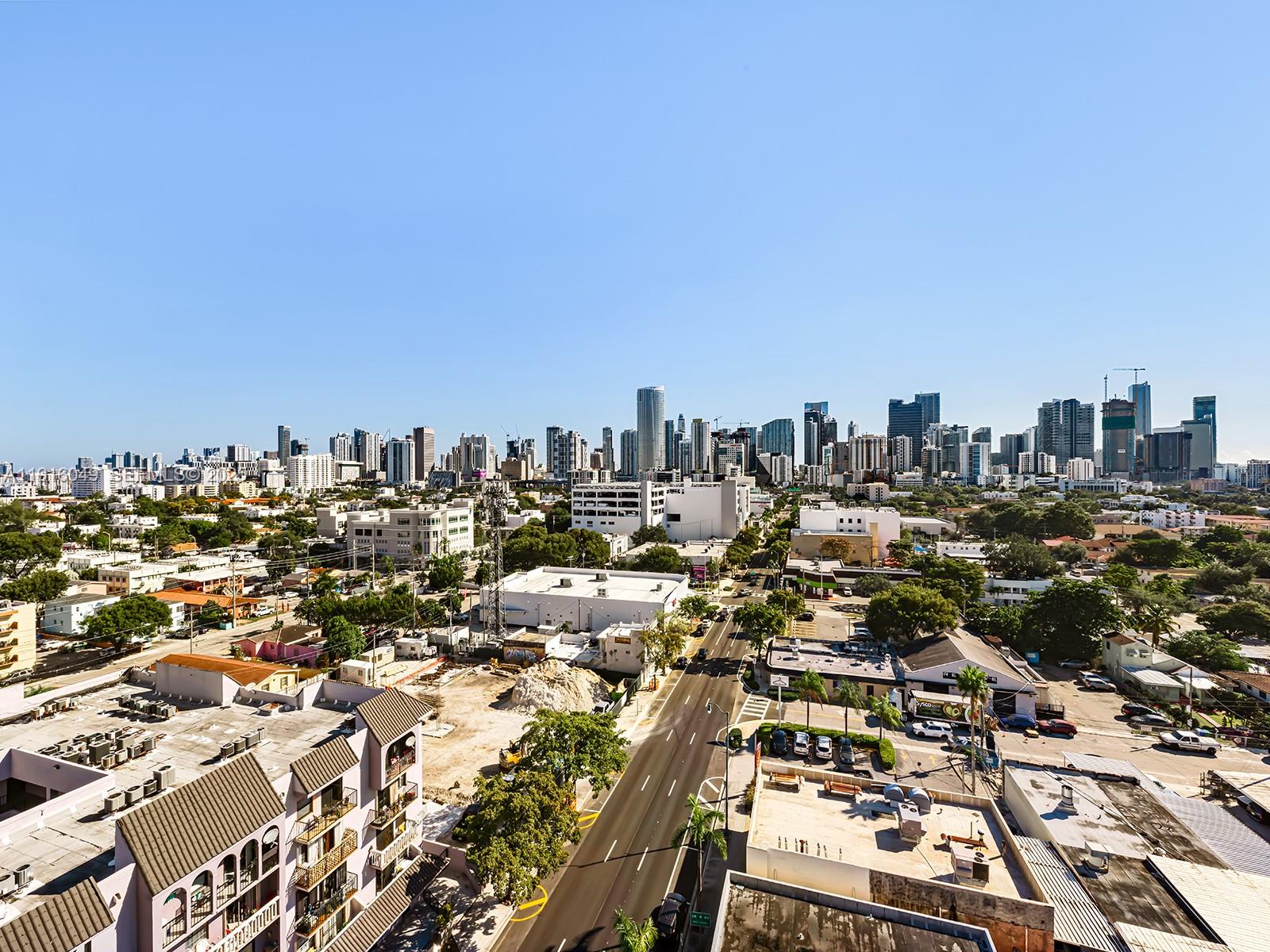 900 SW 8th Street 1208