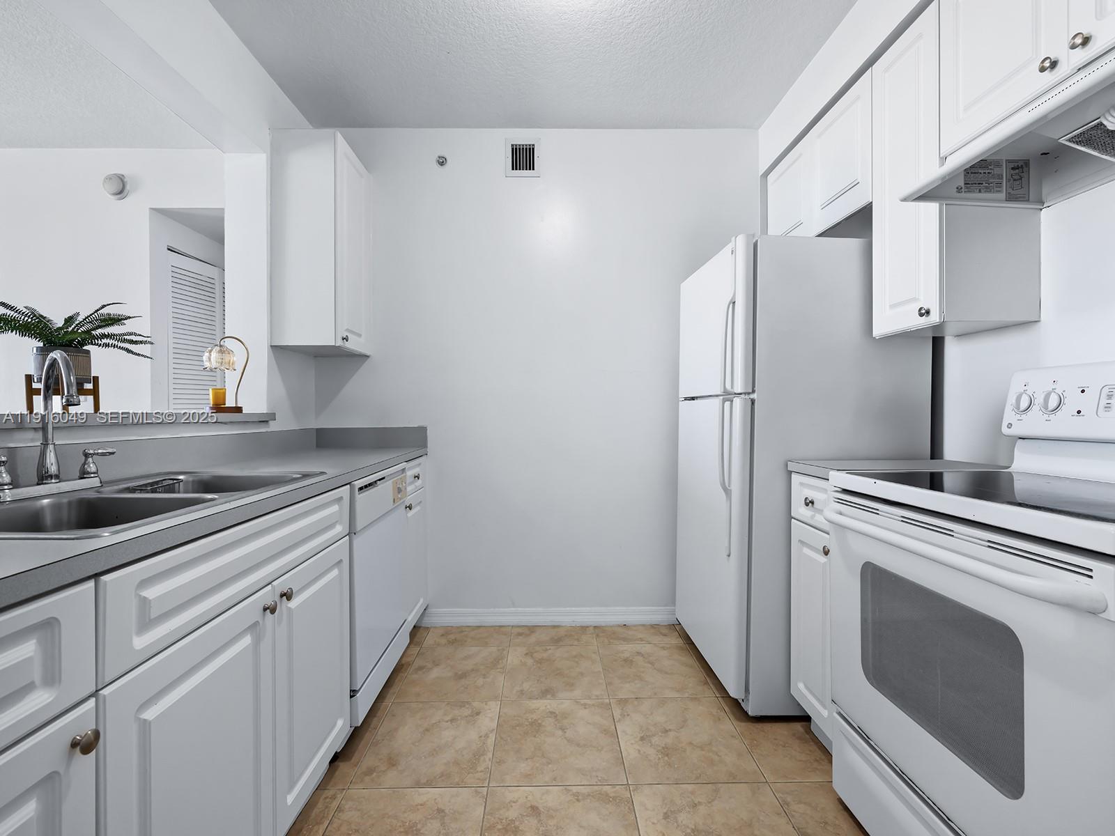 900 SW 8th Street 1208