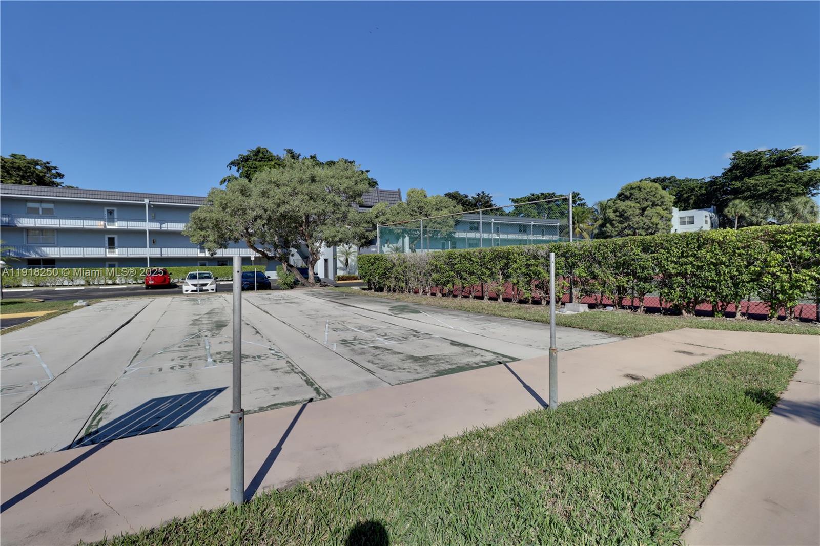 9300 Lime Bay Blvd # 102