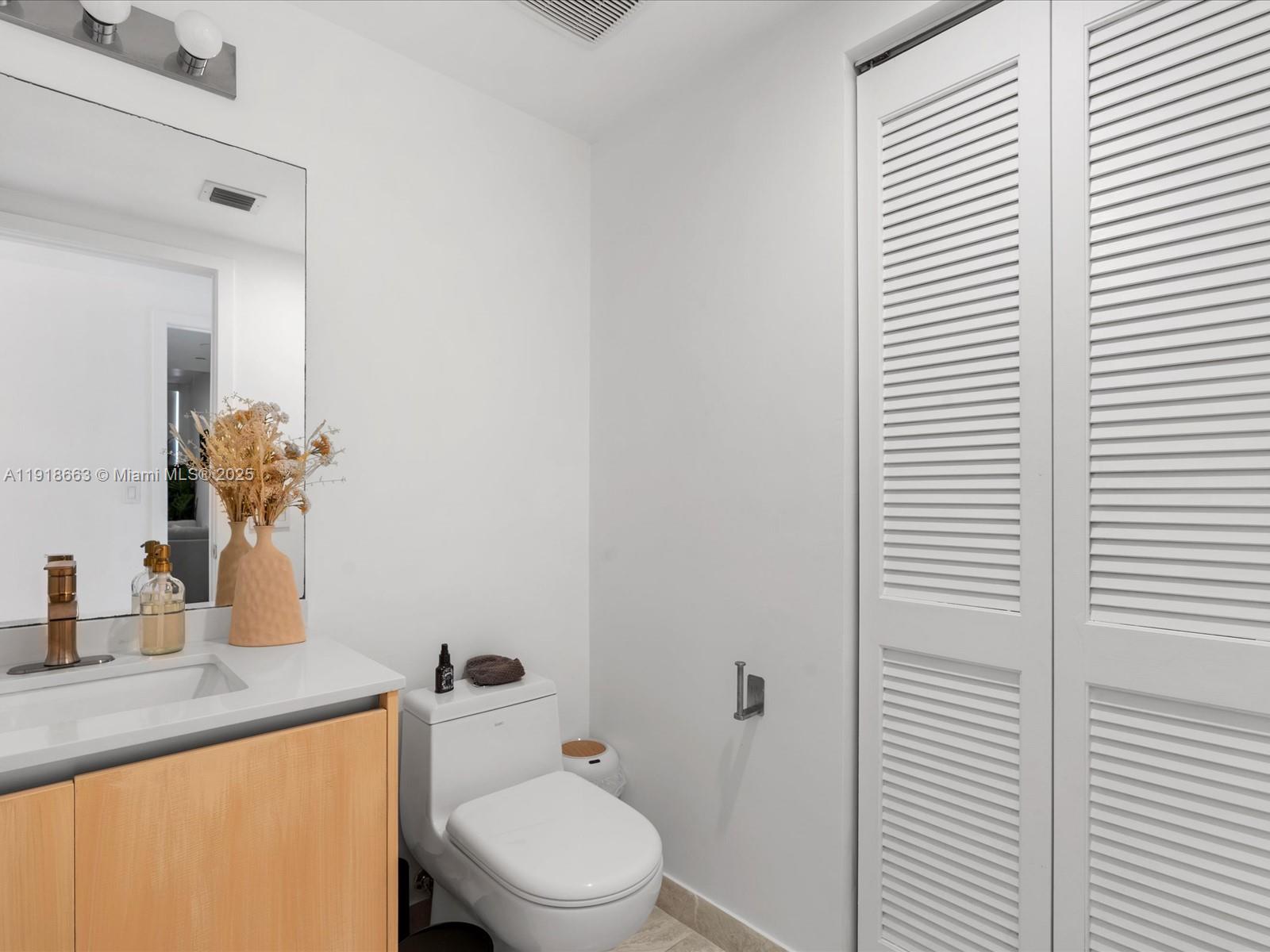 488 NE 18th St # 4610