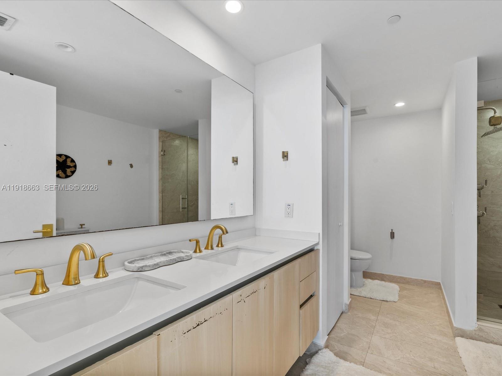 488 NE 18th St # 4610