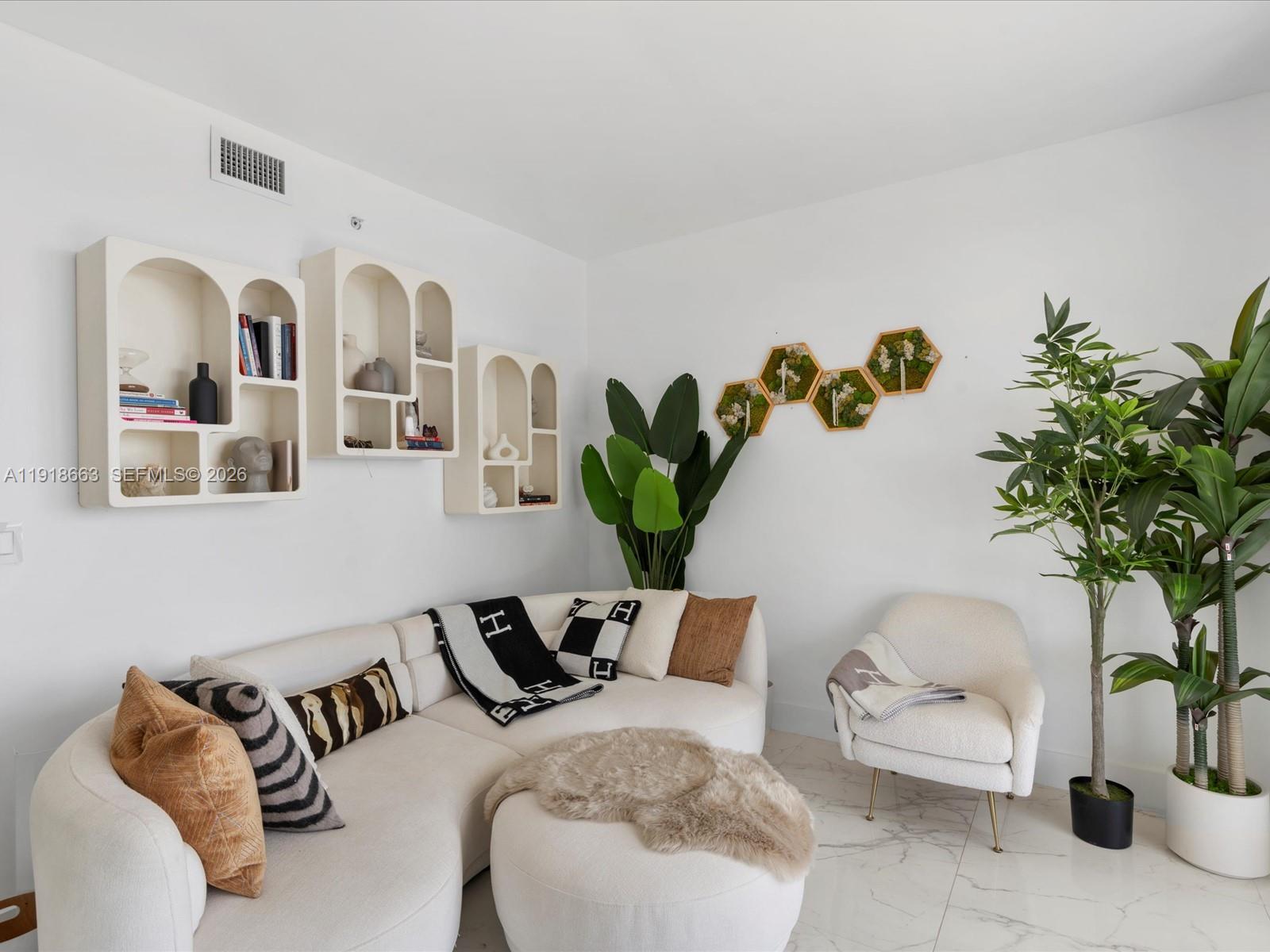 488 NE 18th St # 4610