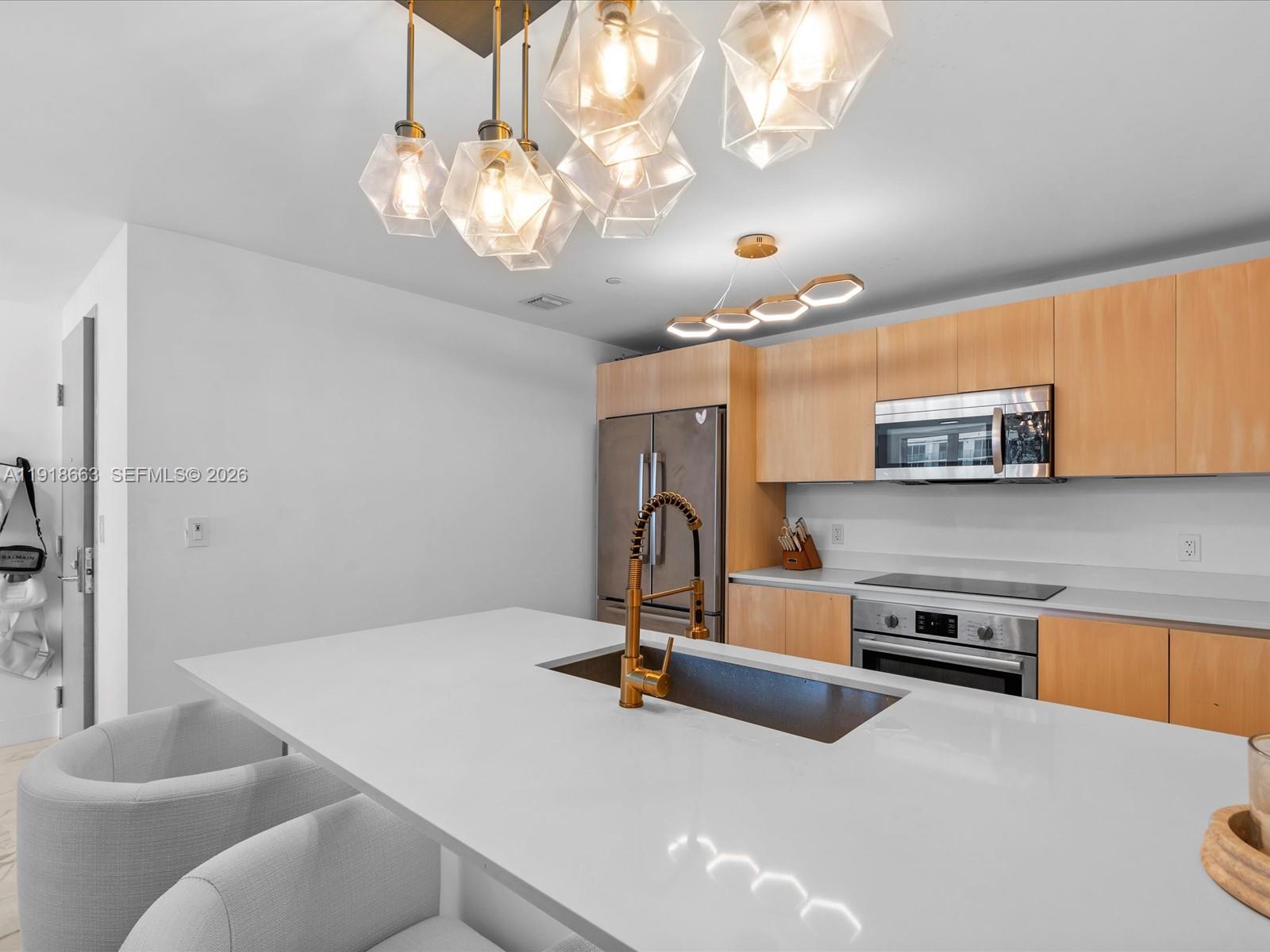 488 NE 18th St # 4610