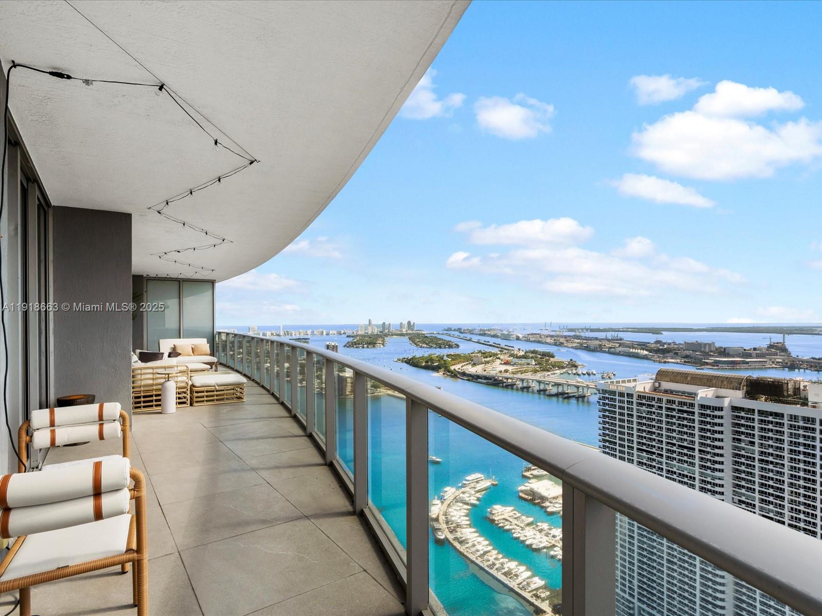 488 NE 18th St # 4610