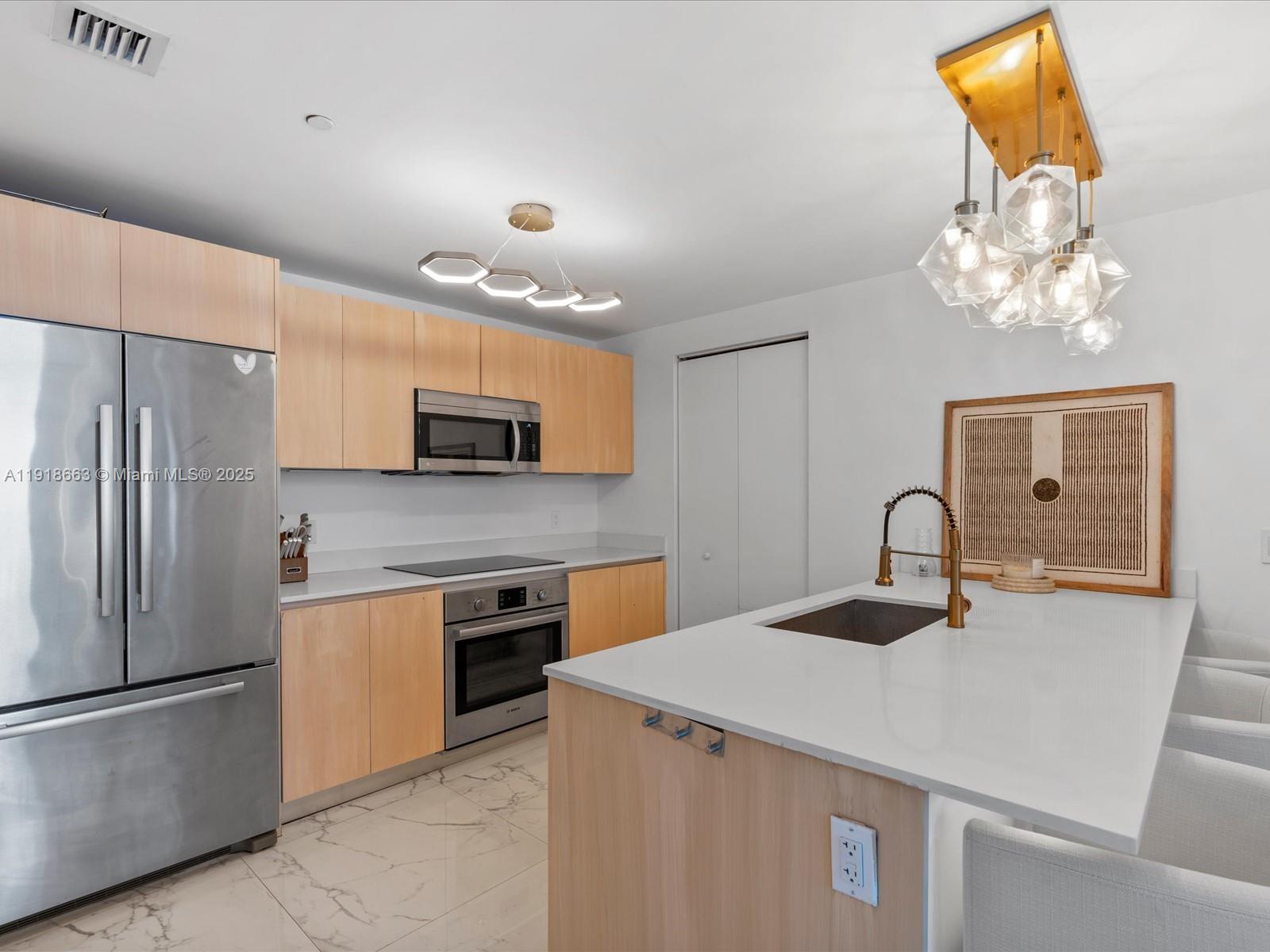 488 NE 18th St # 4610