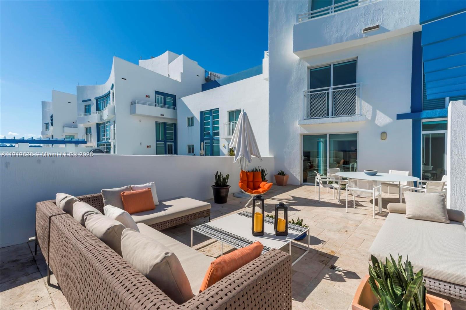 7600 Collins Ave # 1012