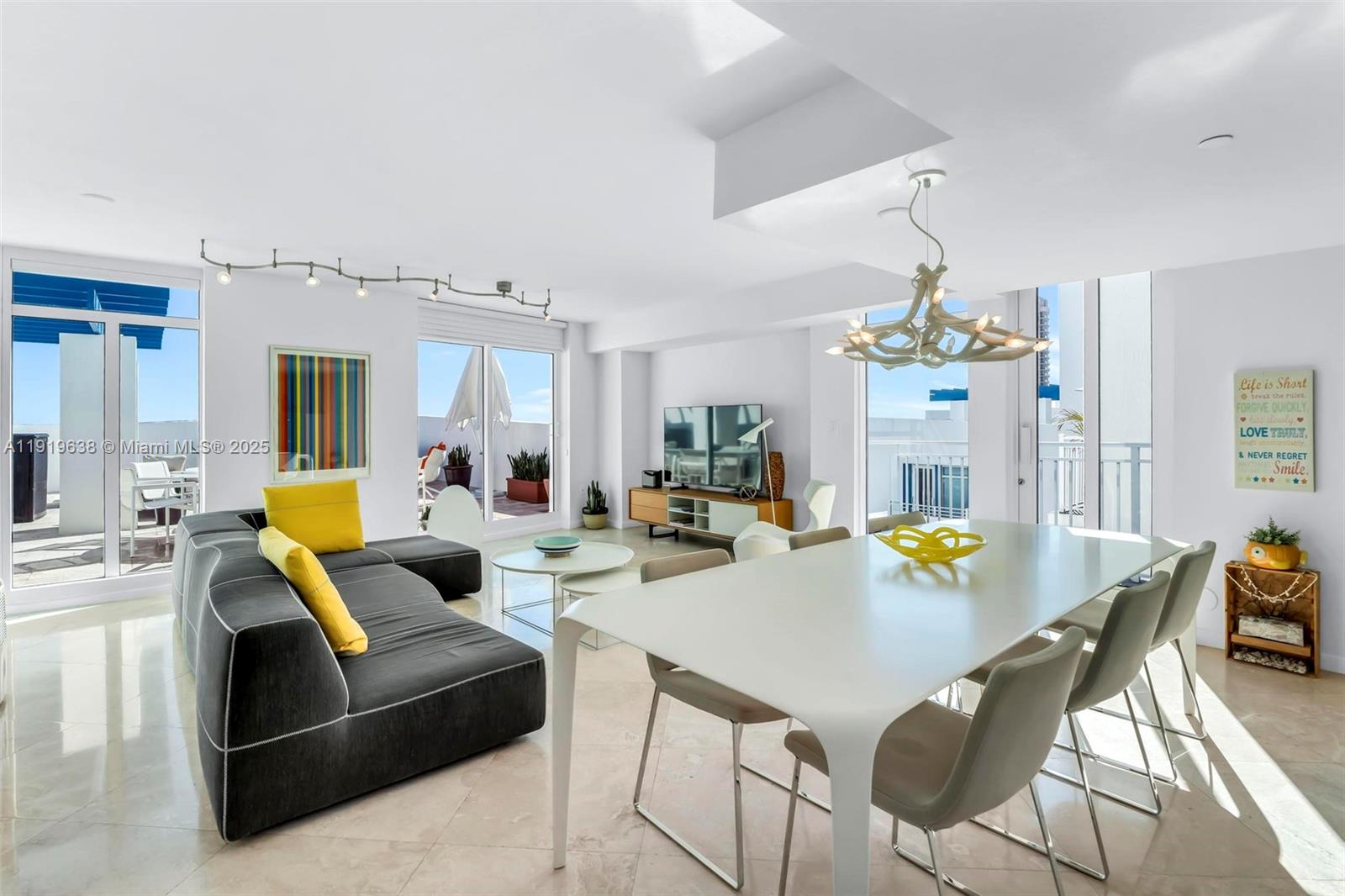 7600 Collins Ave # 1012