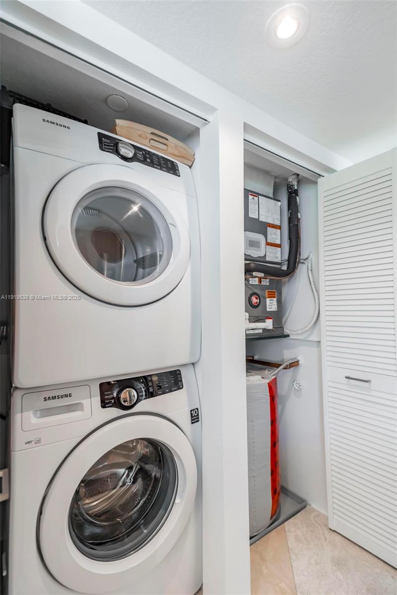 7600 Collins Ave # 1012