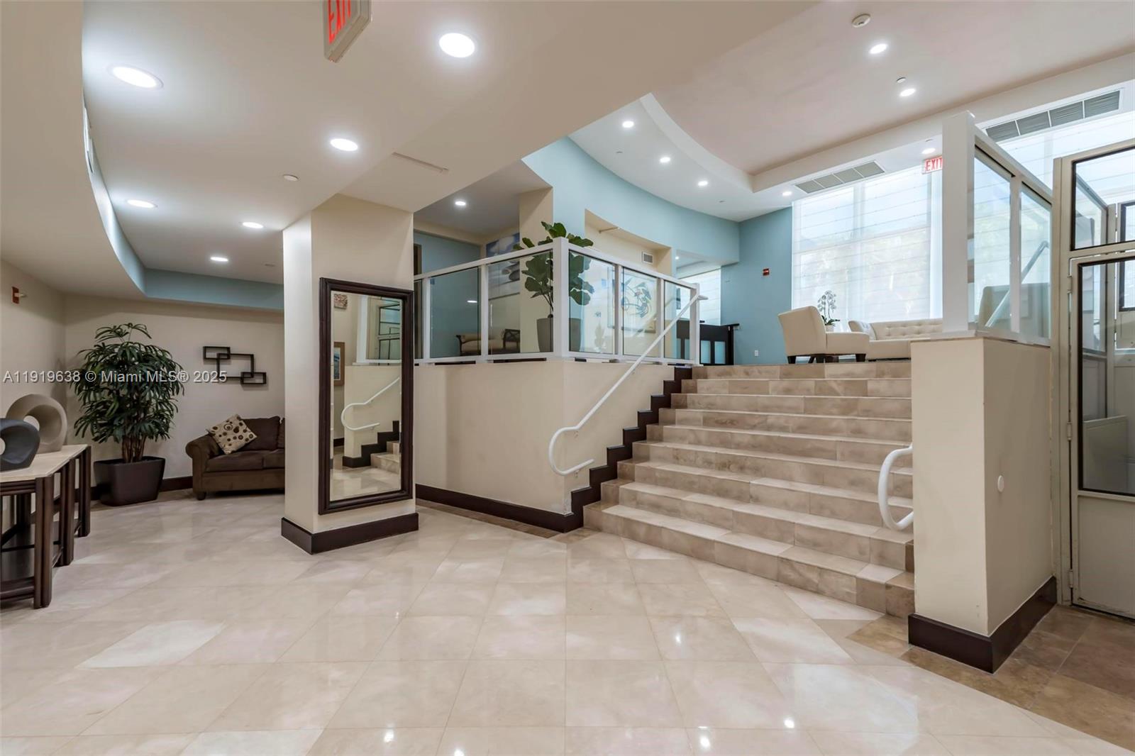 7600 Collins Ave # 1012