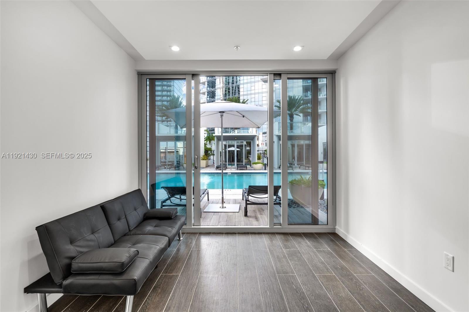 851 NE 1st Ave # 4009