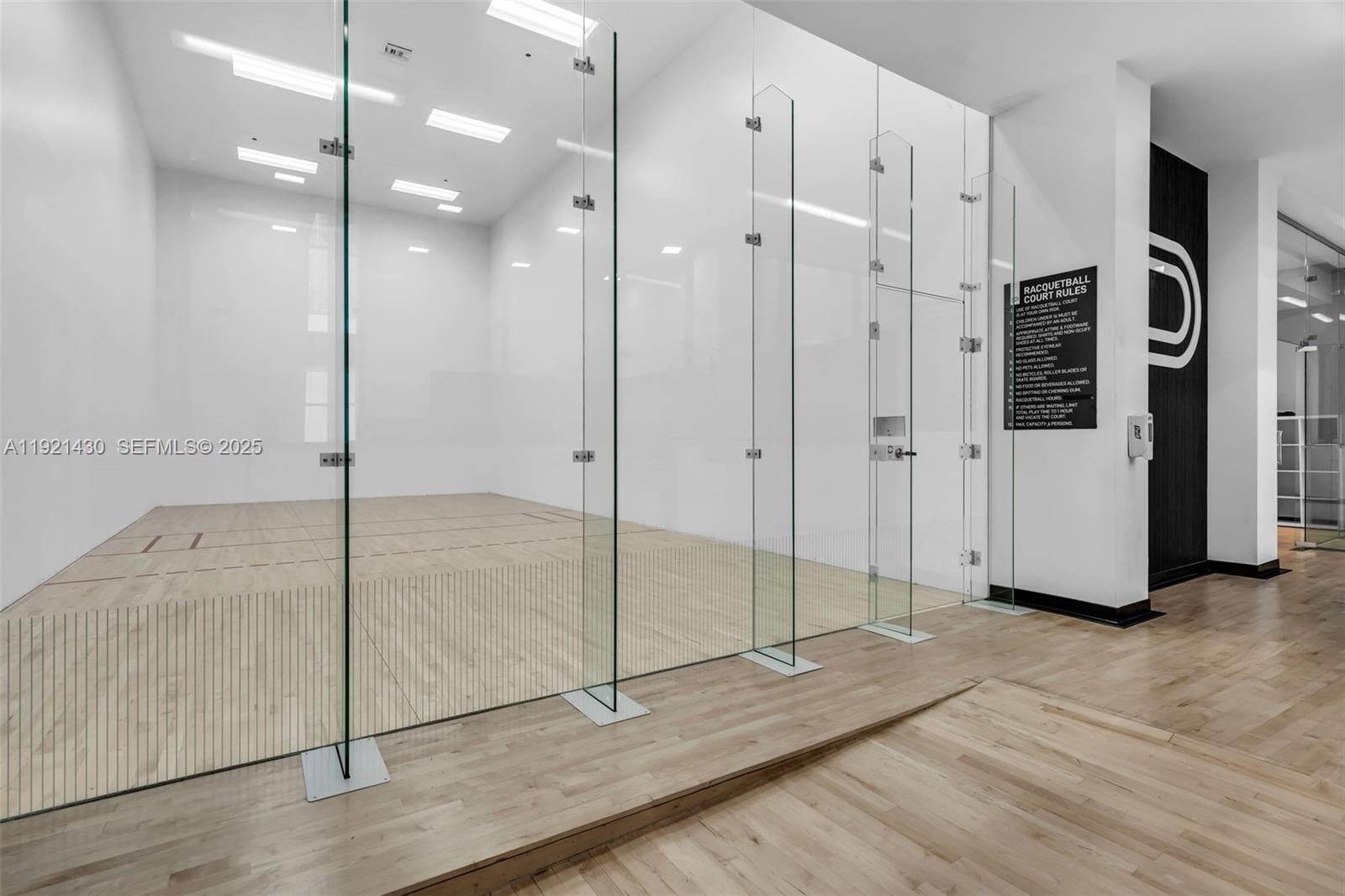 851 NE 1st Ave # 4009