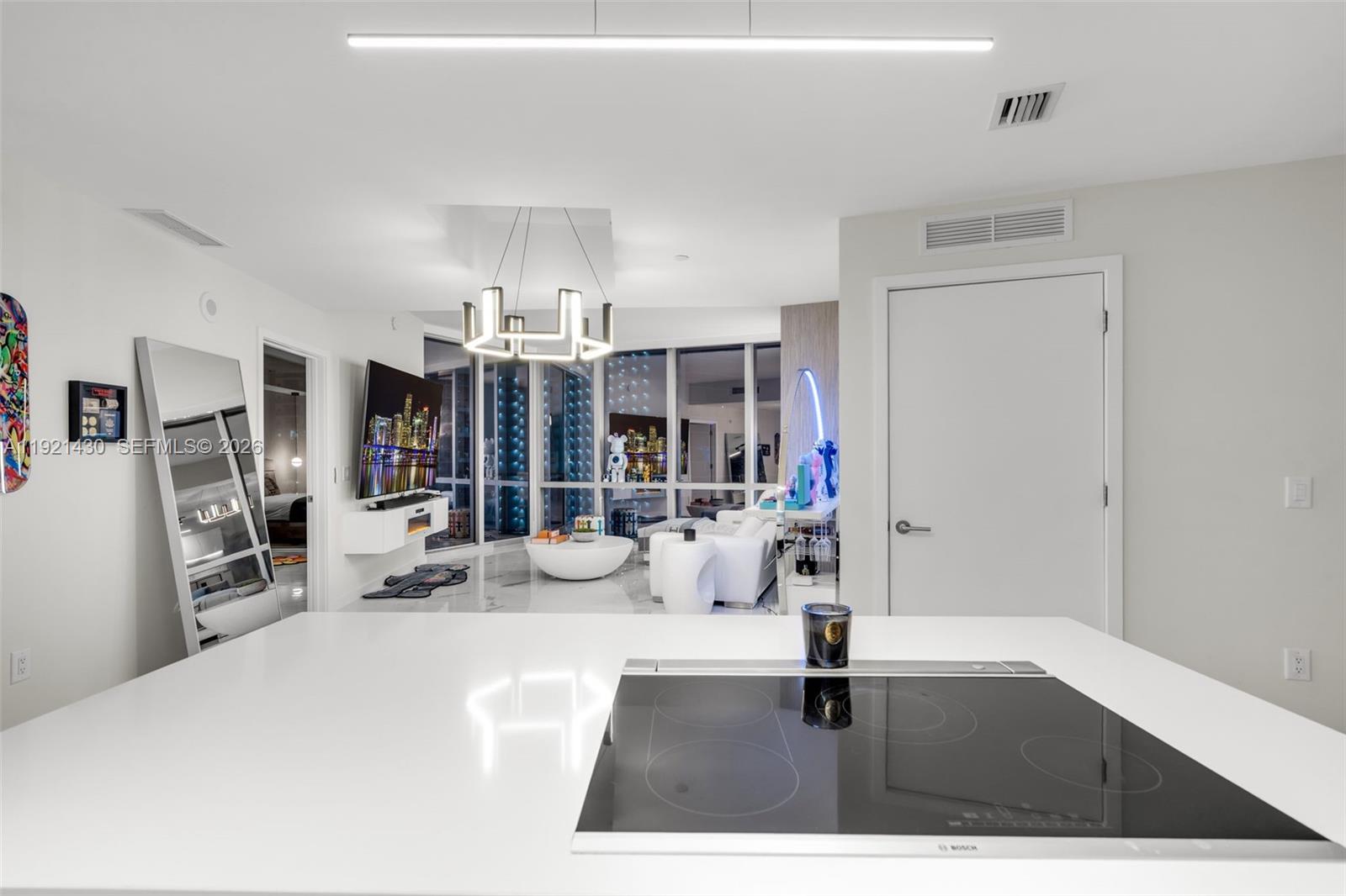 851 NE 1st Ave # 4009