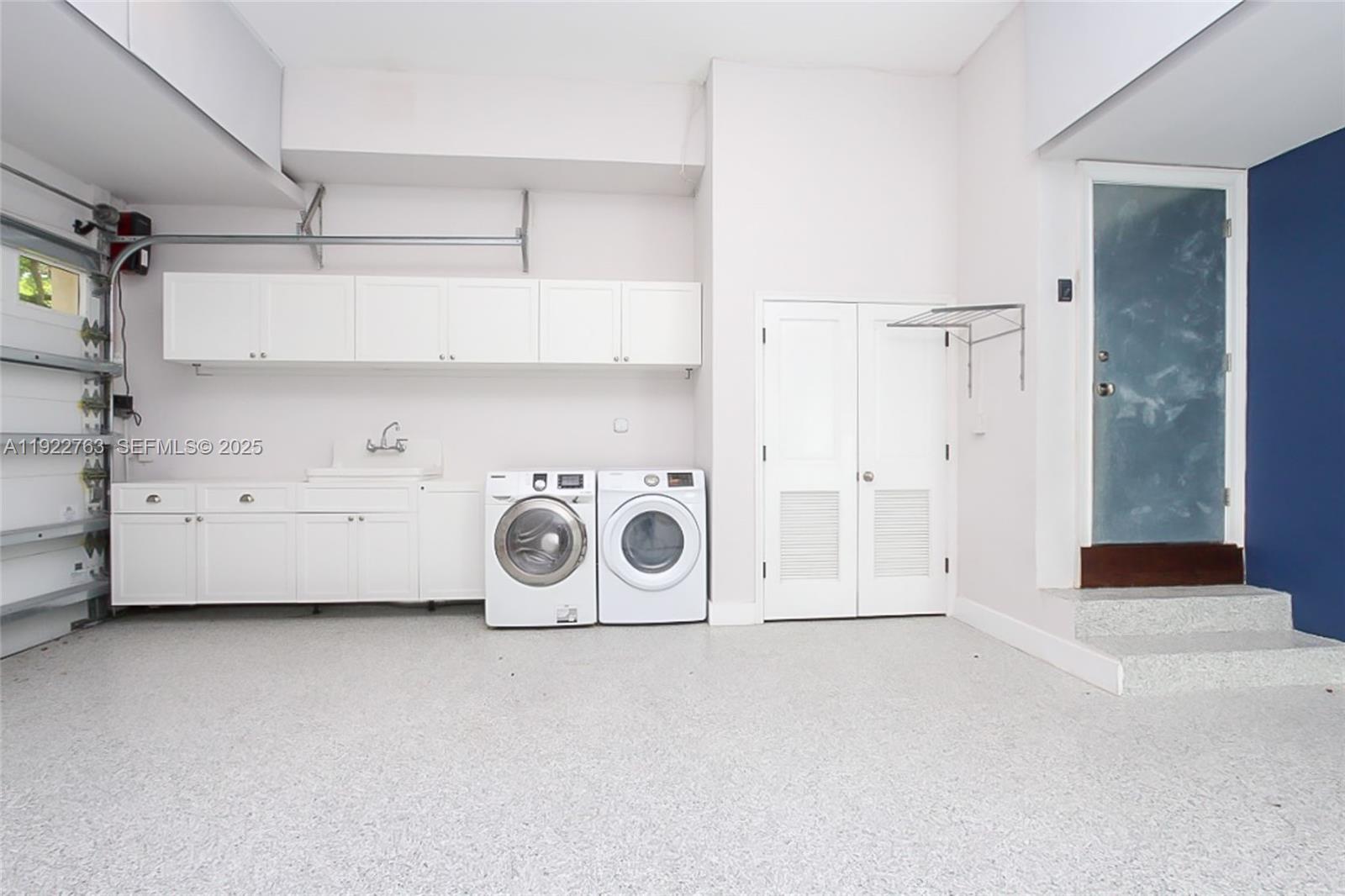 1400 Alberca St # 1400