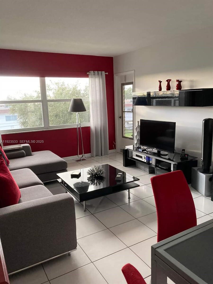 4341 NW 16th St # 308