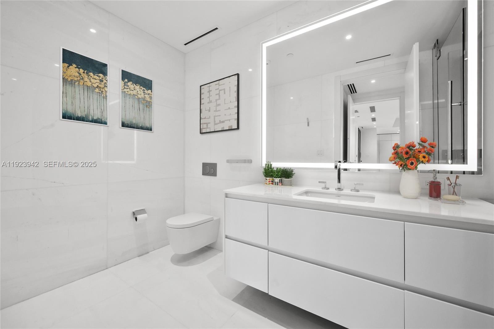 300 Biscayne Boulevard Way # 1106E