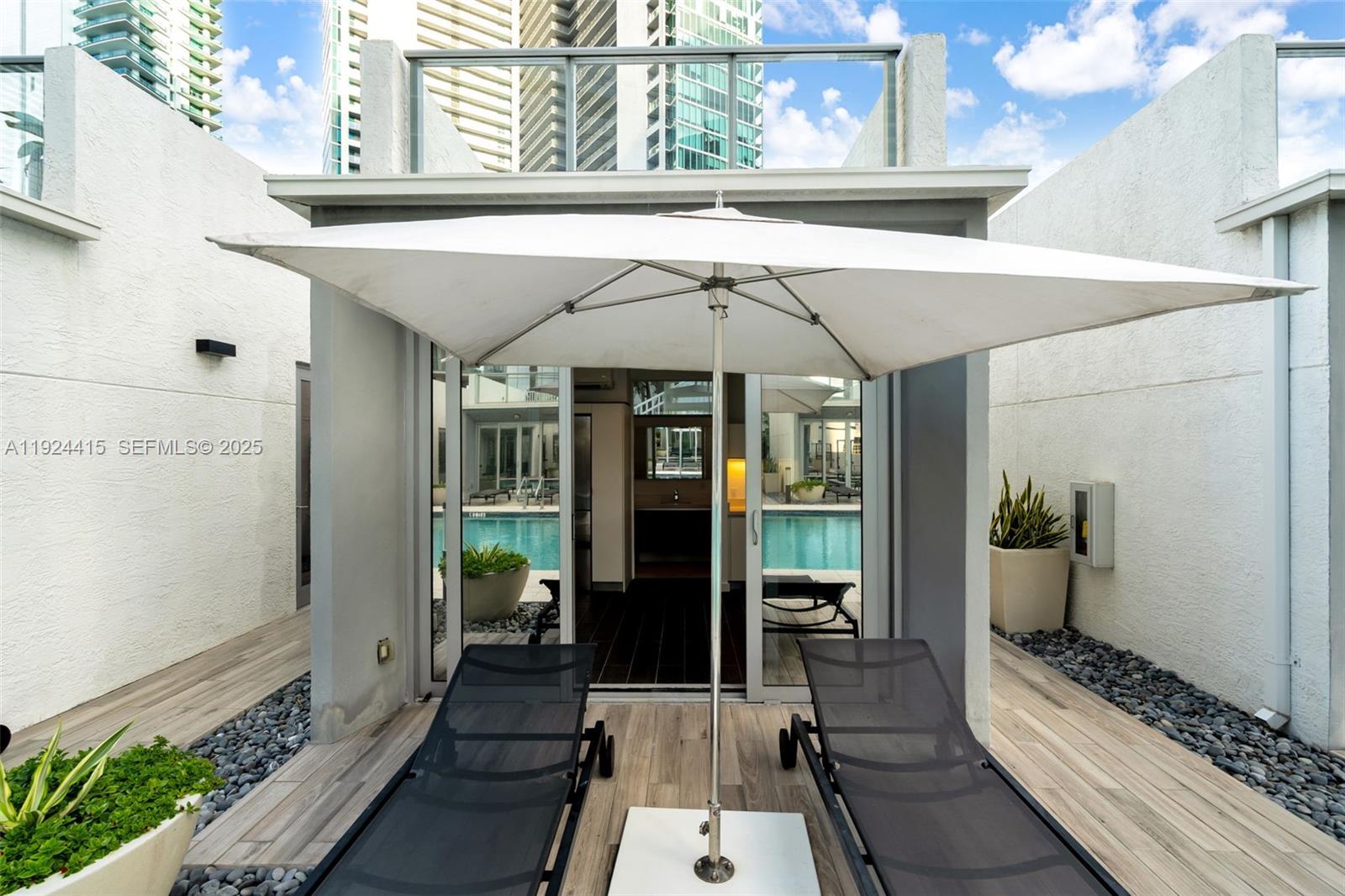 851 NE 1st Ave # 15 Unit: Cabana 15