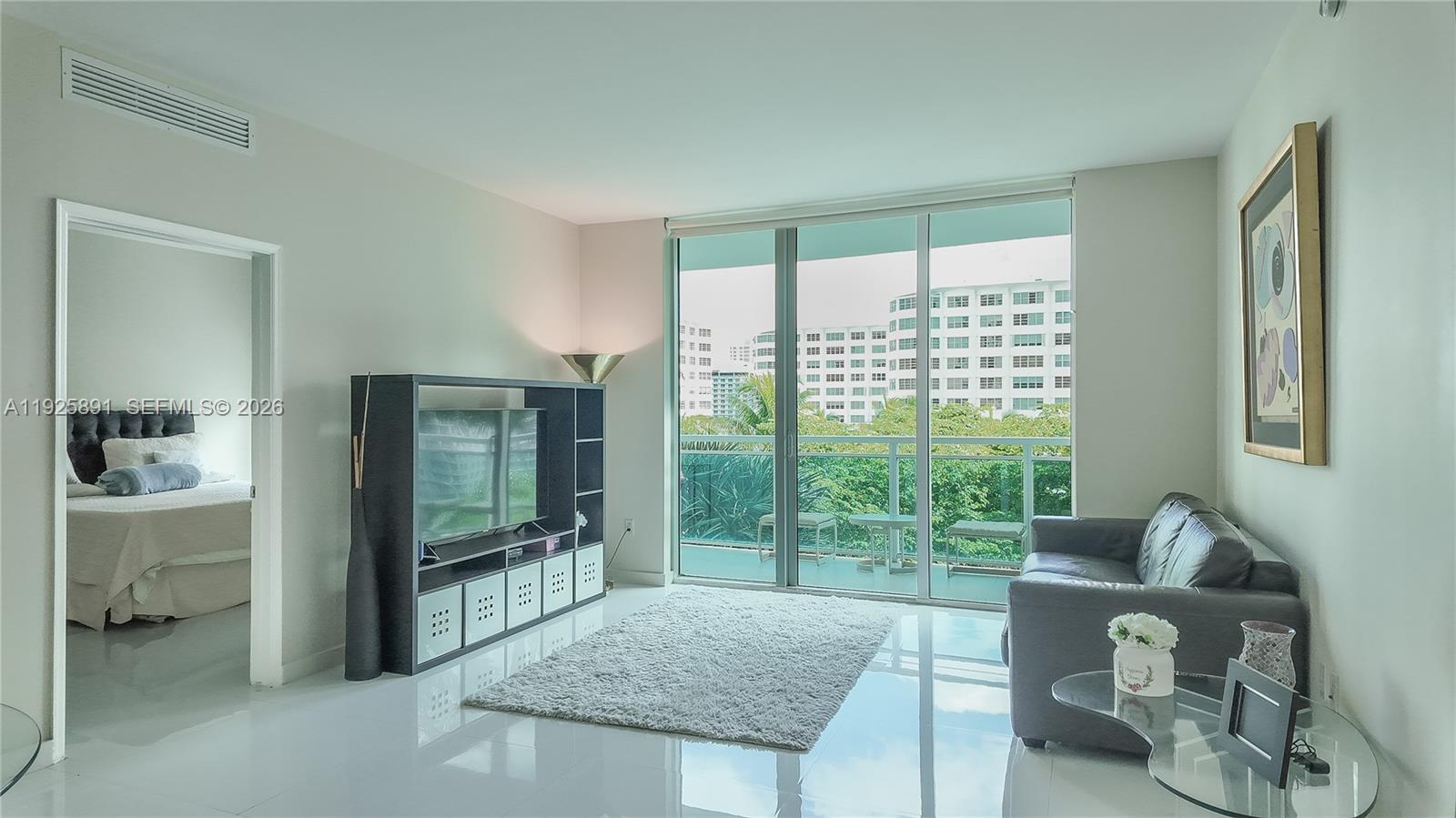951 Brickell Ave # 1206