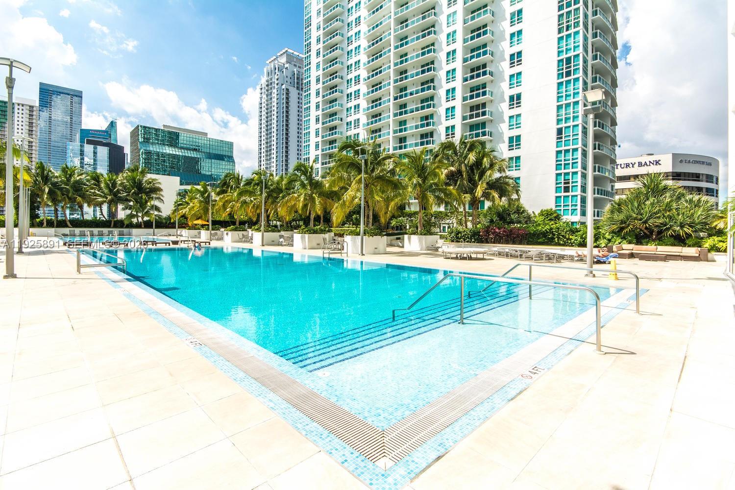 951 Brickell Ave # 1206