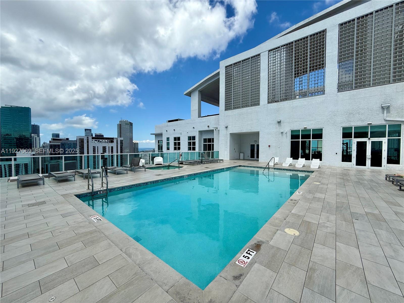 133 NE 2nd Ave # 1905