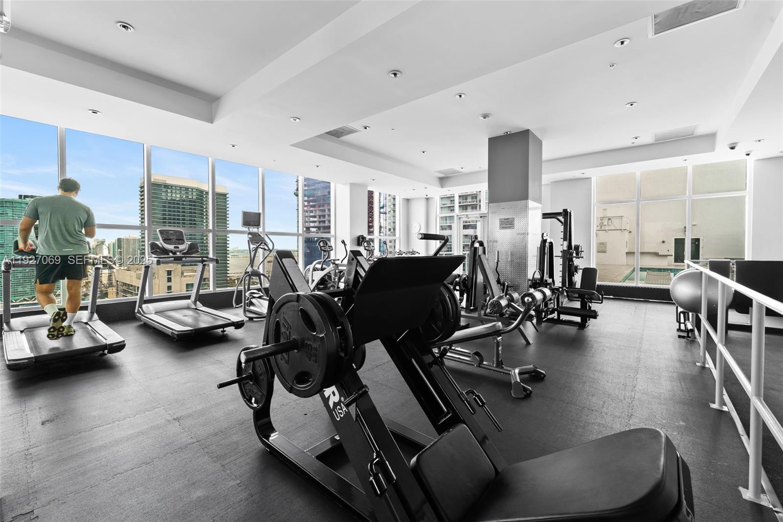 133 NE 2nd Ave # 1905