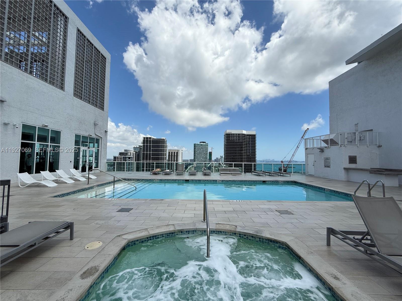 133 NE 2nd Ave # 1905