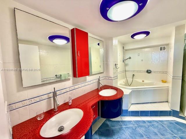 1833 S Ocean Dr # 1807