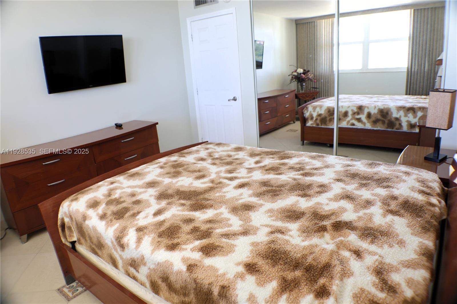 1833 S Ocean Dr # 1807