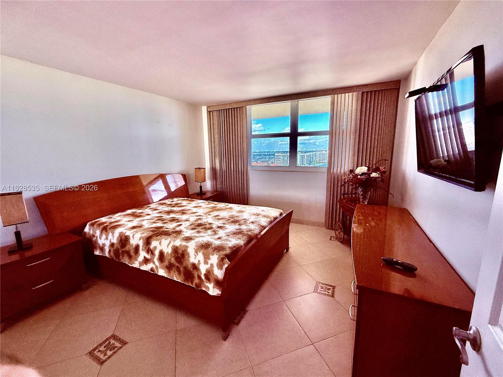 1833 S Ocean Dr # 1807