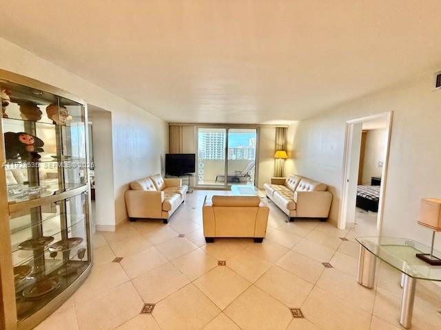 1833 S Ocean Dr # 1807