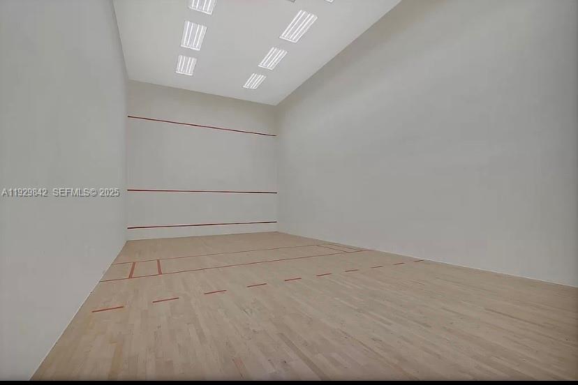 5401 Collins Ave # 411