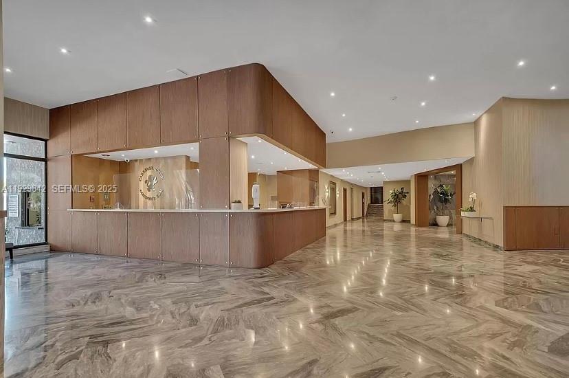 5401 Collins Ave # 411