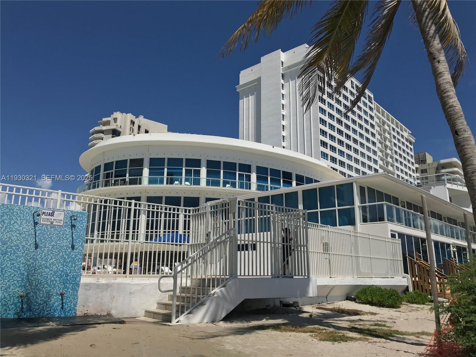 5445 Collins Ave # 1506